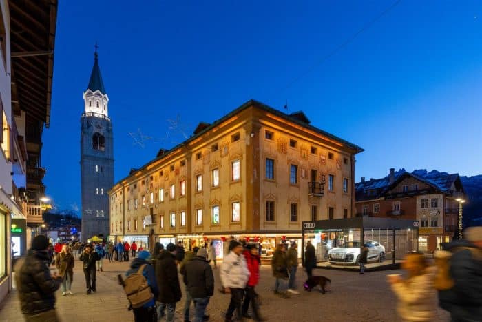 Q6 Sportback e tron anteprima italiana alla Audi FIS Ski World Cup a Cortina media Audi Q6 etron a Cortina 700x467