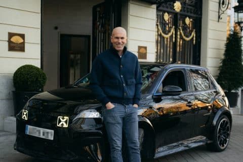 Alpine A290 la sportiva elettrica a Madrid con Zinedine Zidane 4 480x320