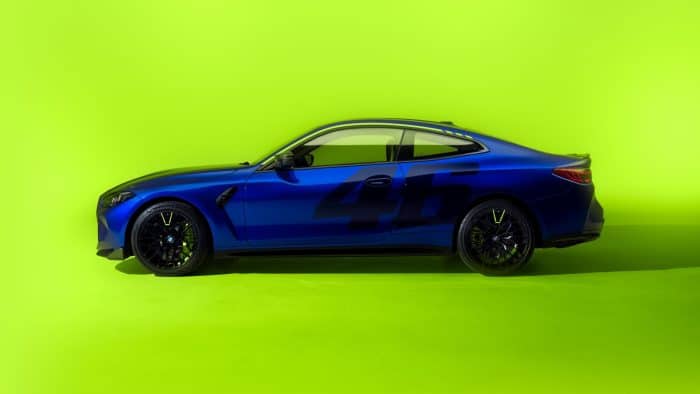 BMW M4 CS Edition VR46 celebra il mito di Valentino Rossi 26 700x394