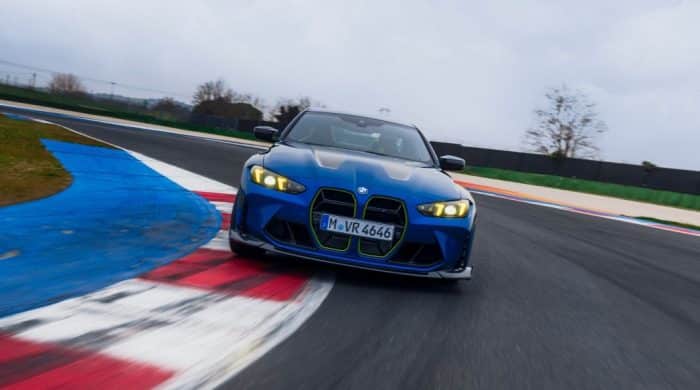 BMW M4 CS Edition VR46 celebra il mito di Valentino Rossi 66 e1740461643186 700x390