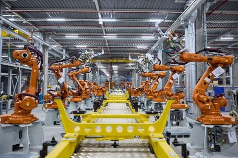 BMW nella fabbrica di casa prepara la rivoluzionaria Neue Klasse 4