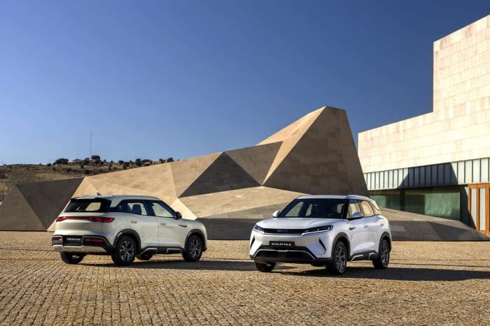 BYD Atto 2 prova su strada 3 700x467