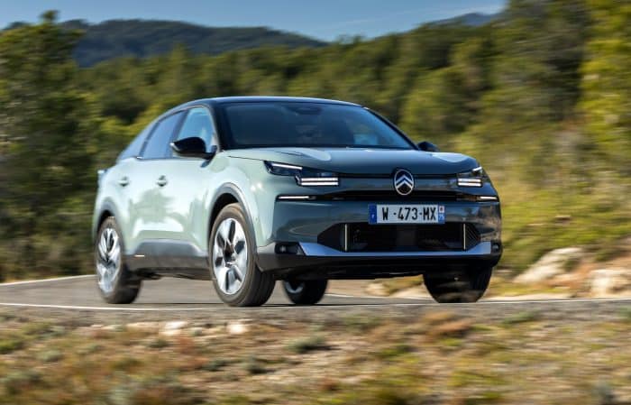 Citroen C4 e C4X le medie puntano sul comfort 700x449