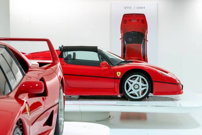 Ferrari Supercars mostra Ferrrati F50 700x467