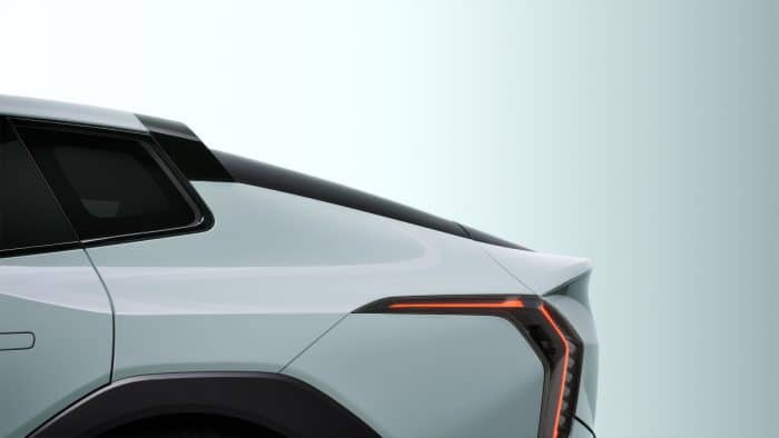 Kia EV4 Teaser 1.jpg 700x394