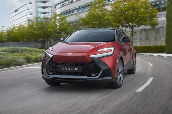 Toyota C-HR Lounge Hero, nuovo allestimento per il 2025