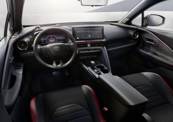 Toyota C HR Lounge Hero nuovo allestimento per il 2025 6 700x495