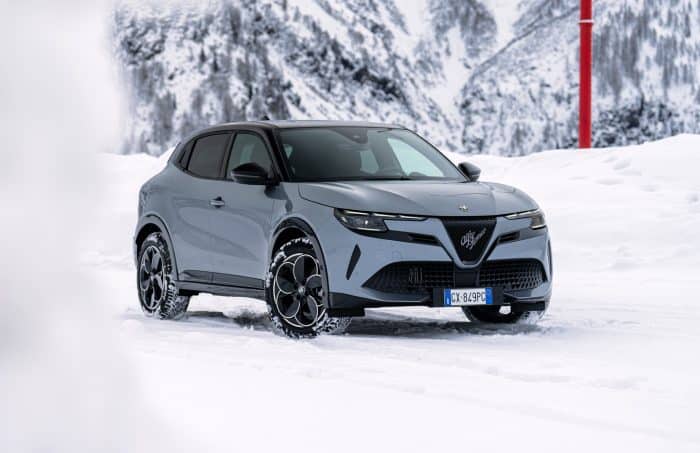 Alfa Romeo Junior Ibrida Q4 - 2025 - 14