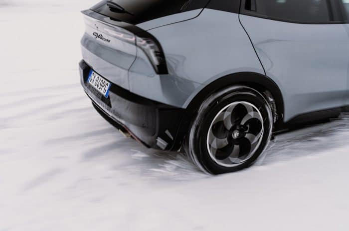 Alfa Romeo Junior Ibrida Q4 2025 12 700x463