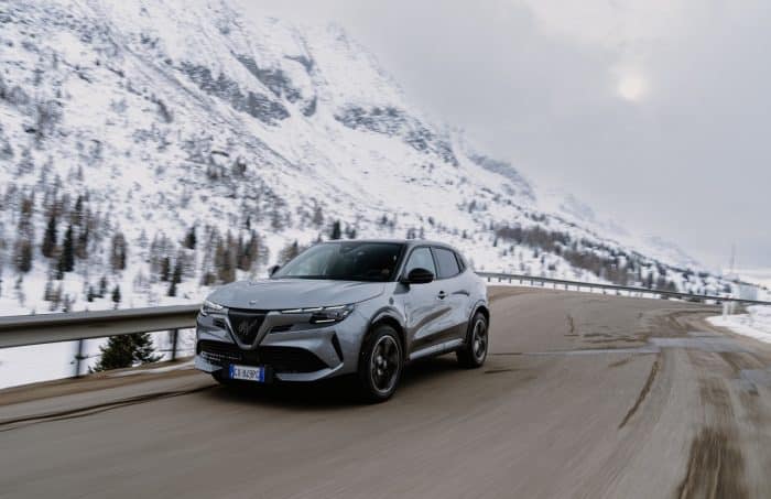 Alfa Romeo Junior Ibrida Q4 2025 15 700x453
