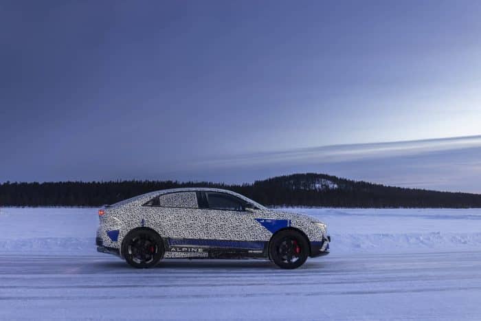 Alpine A390 fastback test neve ghicaccio 52 700x467