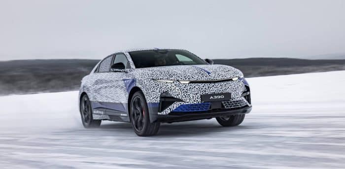 Alpine A390 fastback test neve ghicaccio 71 e1741157255298 700x344