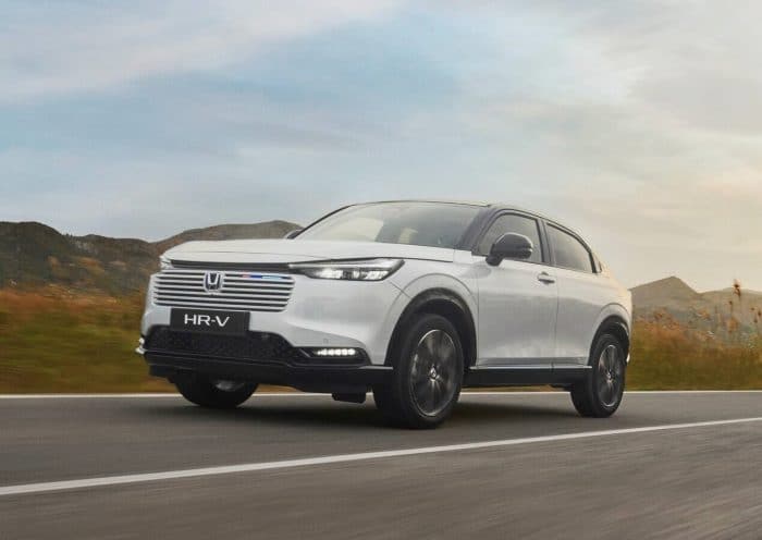 Honda HR V eHEV il crossover elettrificato si aggiorna per il rilancio. Allestimenti e prezzi 4 700x496