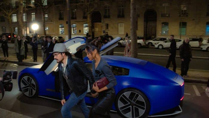 Jaguar Type 00 eleganza a sorpresa alla Fashion Week di Parigi 9 700x394