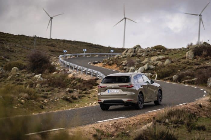 Mazda CX-60 2025, prova della raffinata ammiraglia-Suv 6 Mazda CX 60 2025 prova su strada 58 700x466