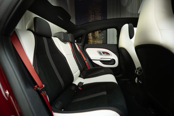 Nuovo Mercedes CLA, eleganza e tecnologia, ibrido ed elettrico fino a 792 km di autonomia 6 Mercedes CLA 2025 formidabile prima pietra con autonomia stile e tecnologia da primato 27 700x466