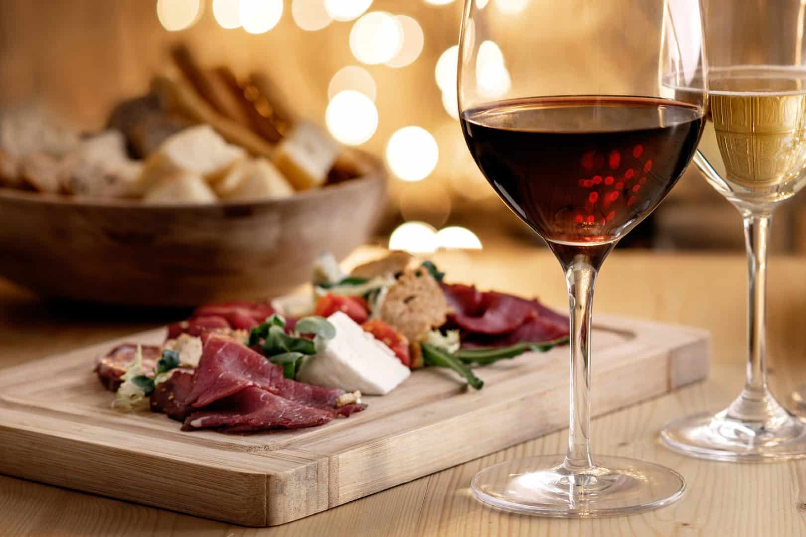 VISIT PAGANELLA 4. Food Wine Calice Vino Piana Rotaliana Archivio PRK ph. Iuri Niccolai 2 1620x1080