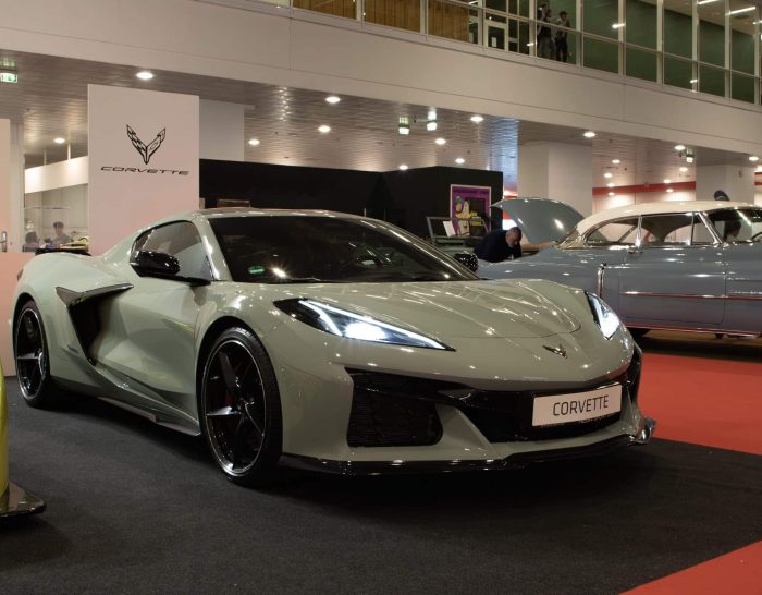 Corvette E Ray e AWD 5 scaled e1743616590771 700x546