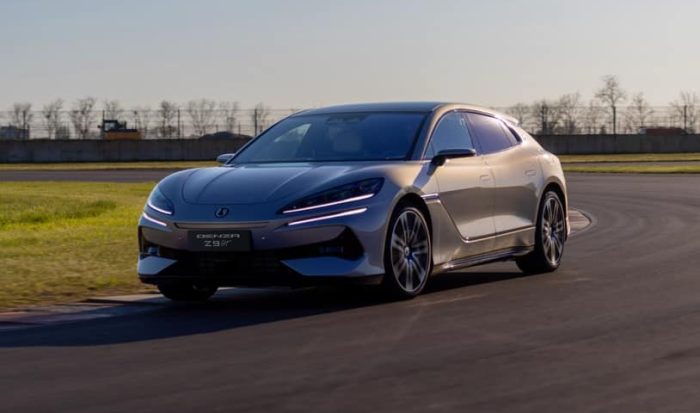 DENZA debutta a Milano con auto innovative Z9GT e D9 7 3 e1773065061134 700x413