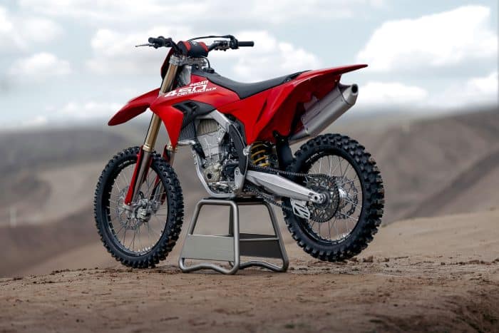 Ducati Desmo450 MX 7 700x467