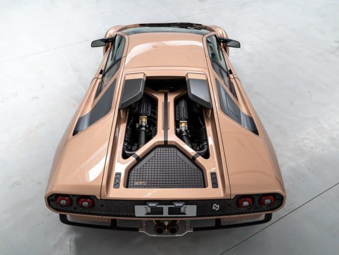 Eccentrica V12 Restomod Rose Phoenix 5 700x526