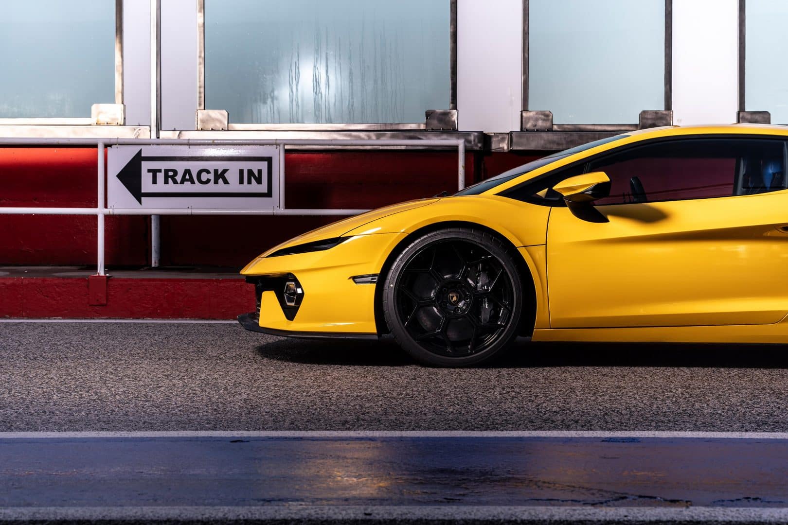 Formidabile Lamborghini Temerario 920 cavalli su strada e in pista 1 1620x1080