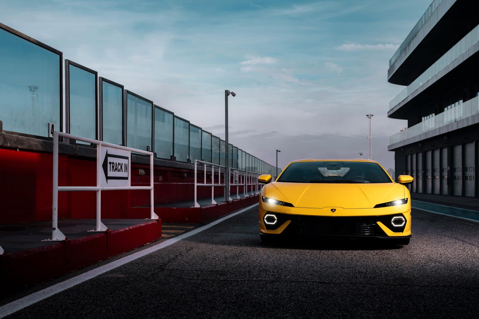 Formidabile Lamborghini Temerario 920 cavalli su strada e in pista 4 1620x1080