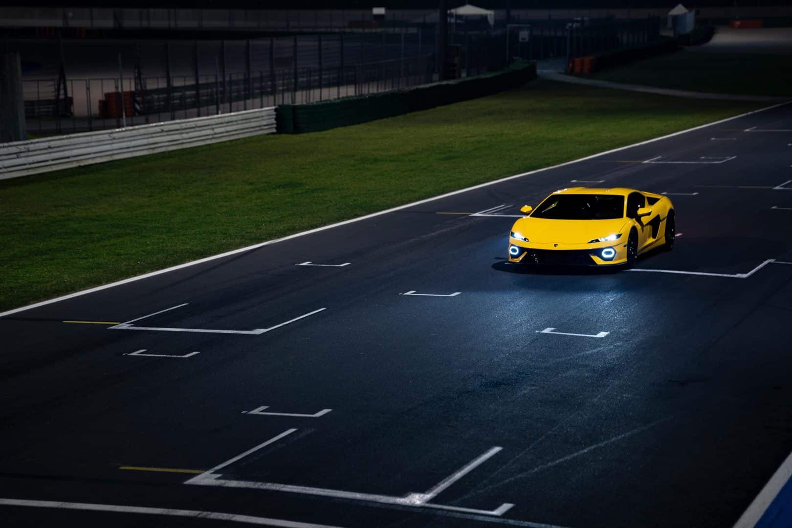 Formidabile Lamborghini Temerario 920 cavalli su strada e in pista 7 1620x1080