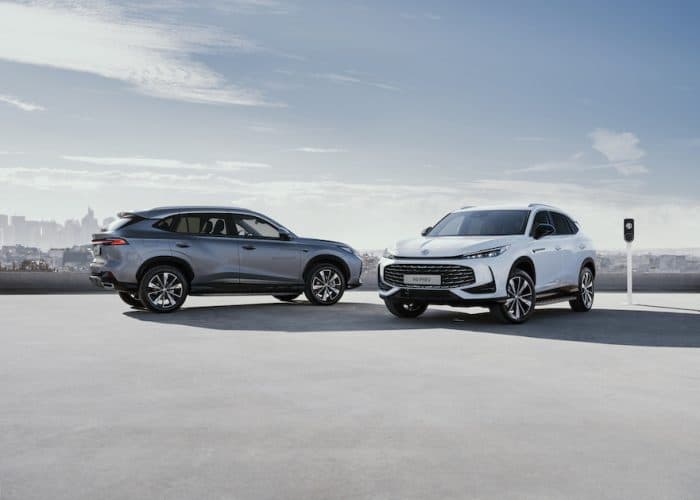 Formidabile MG a marzo, record di vendite, sfiora il 4% di quota di mercato 5 MG HS+EHS_Packshot-White-Grey LR