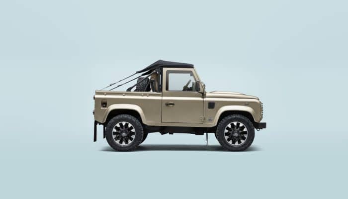 Land Rover Classic Defender V8 Soft Top 2 700x400