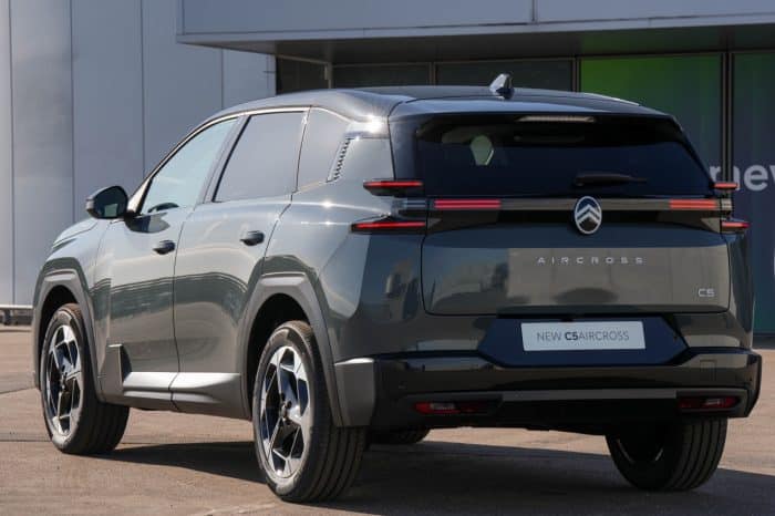 Nuovo Citroen C5 Aircross, più spazioso, ibrido ed elettrico 3 Nuovo Citroen C5 Aircross 2025 73 700x466