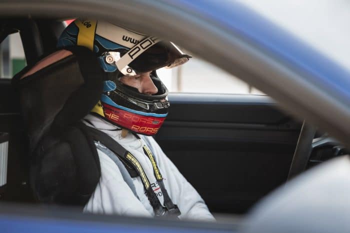 Porsche 911 GT3 con cambio manuale nuovo record sul giro al Nurburgring 13 700x466