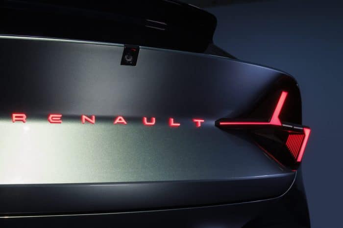 Renault Embleme 35 700x467