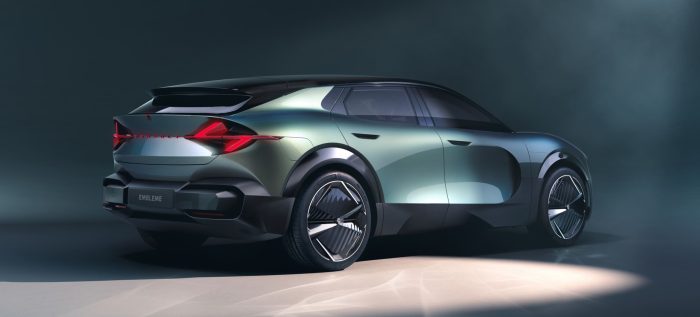 Renault Embleme 71 e1744804874692 700x317