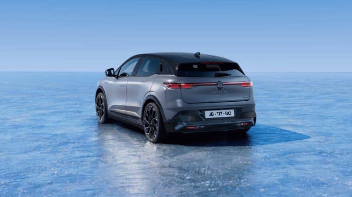 Renault Megane E Tech 2025 10 700x393