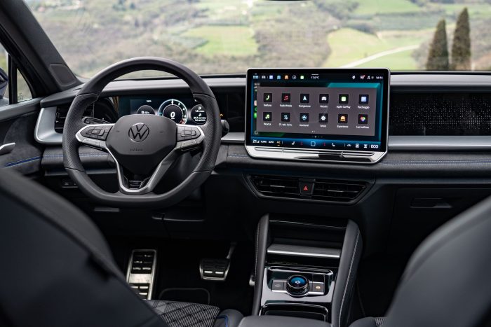 VW Tayron interni 3 700x467