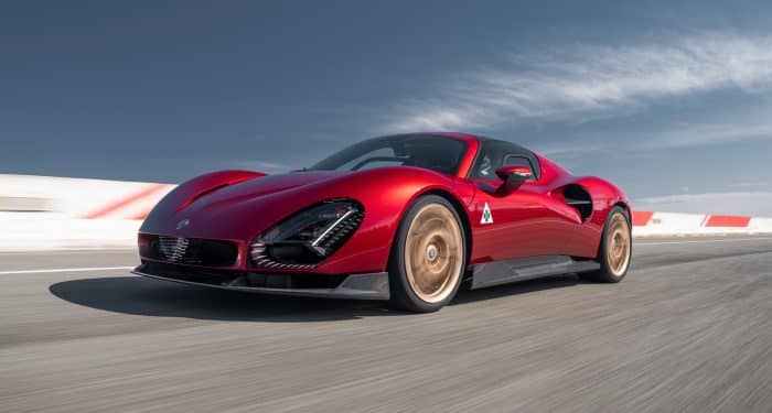 ALFA ROMEO 33 STRADALE