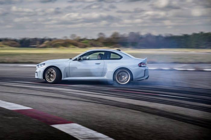 BMW M2 CS 16 700x467