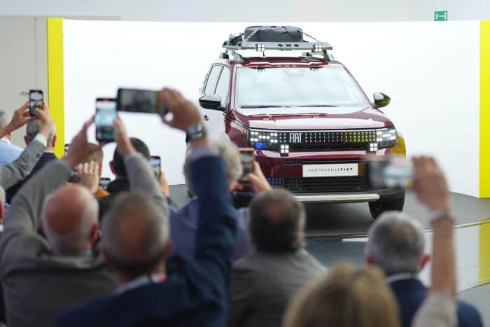 Fiat Grande Panda 4x4 Manifesto 1 700x467