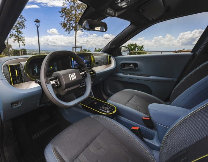 Fiat Grande Panda Hybrid Icon  700x547