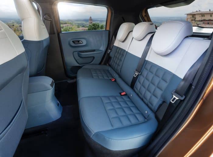 Fiat Grande Panda Hybrid prova 70 700x516