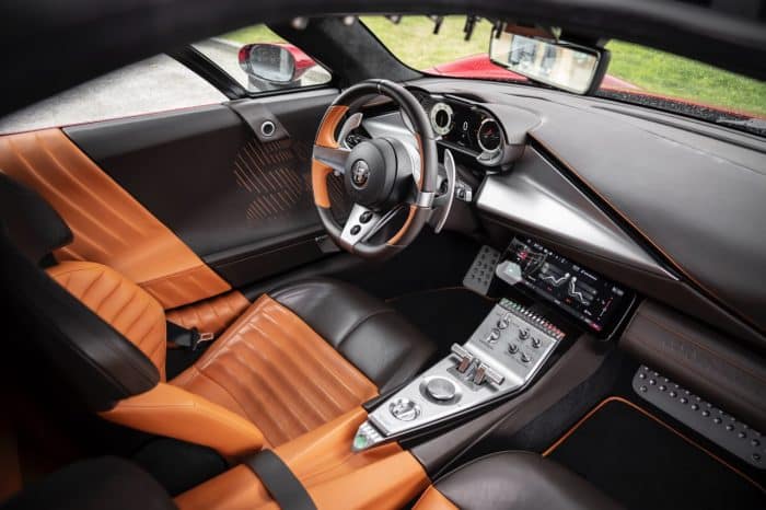 Nuova Alfa Romeo 33 Stradale prova 22 700x466