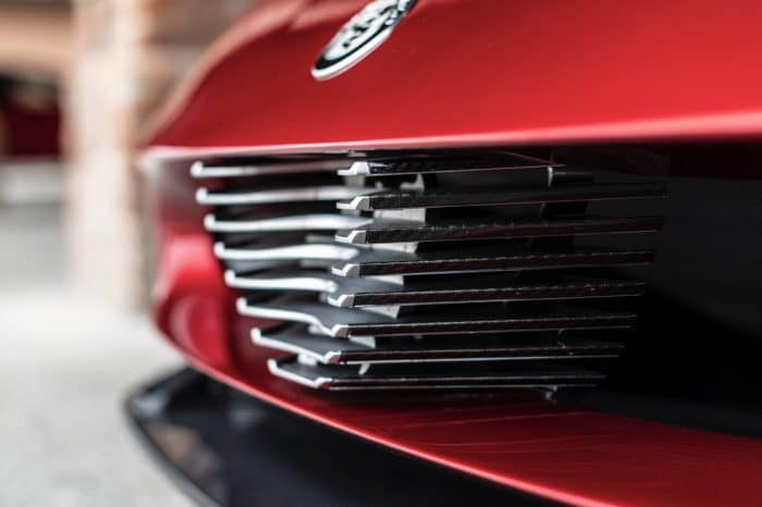 Nuova Alfa Romeo 33 Stradale prova 4 700x466