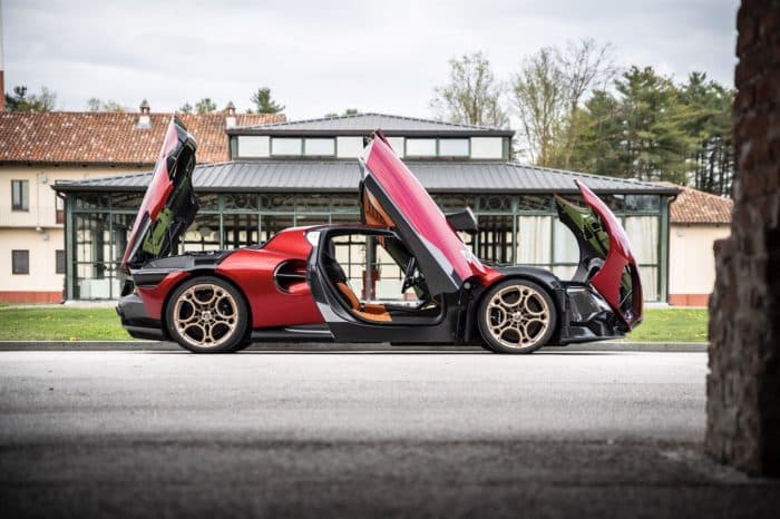 Nuova Alfa Romeo 33 Stradale prova 42 700x466