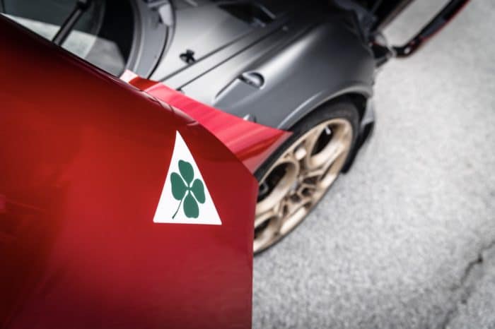 Nuova Alfa Romeo 33 Stradale prova 65 700x466