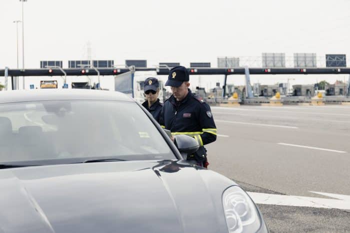 Pneumatici Sotto Controllo sicurezza stradale Polizia pressione usura battistrada Assogomma 5 700x467
