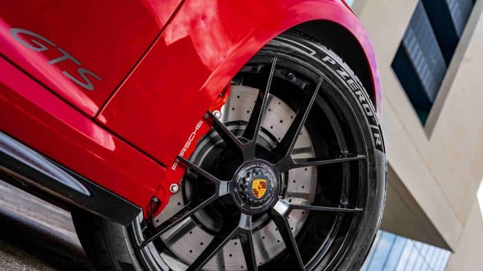 Pirelli P Zero R e Winter 2 per la Porsche 911 GTS Hybrid
