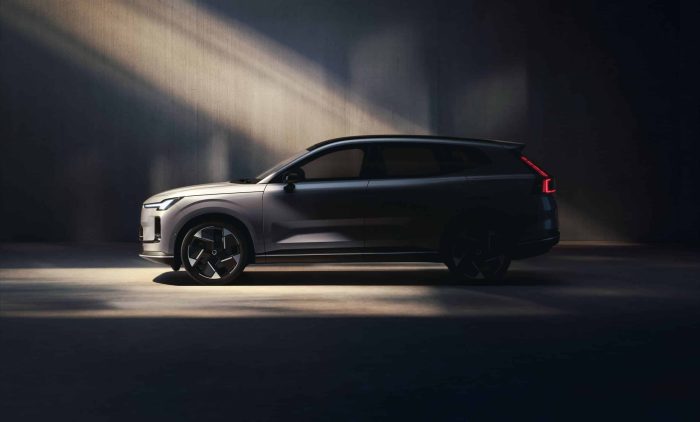 Ritorna Volvo XC70 sara elettrica con range extender 2 scaled e1746692628238 700x422