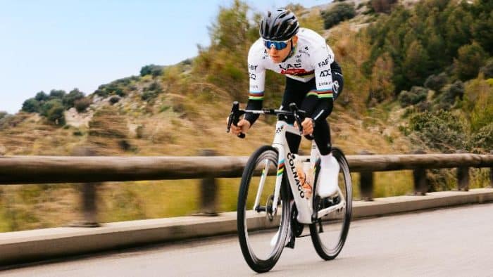 Tadej Pogacar e Continental 1 700x394