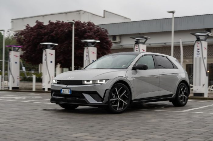 Hyundai Ioniq 5 e 6 e la ricarica ultra rapida in 800 Volt la prova 3 e1749125215424 700x463